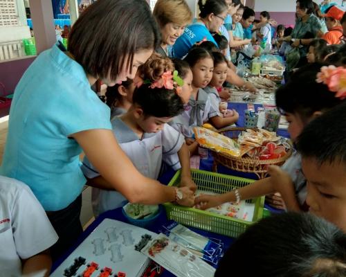 ตลาดนัดพอเพียง โรงเรียนหทัยชาติ