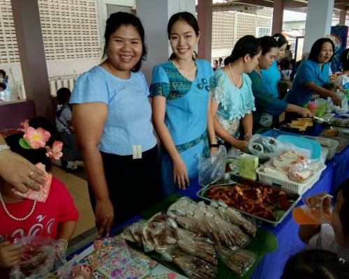 ตลาดนัดพอเพียง โรงเรียนหทัยชาติ